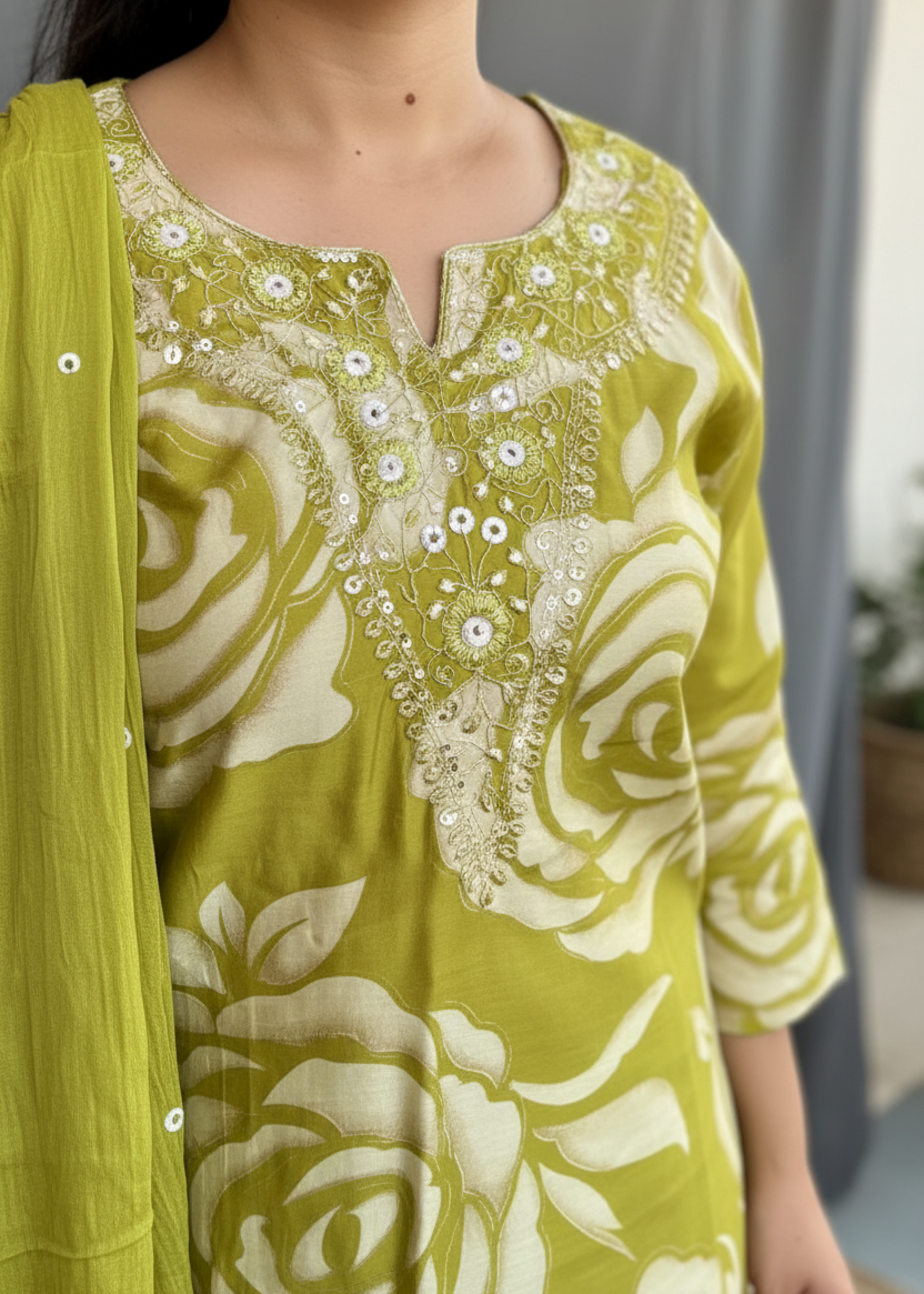 GREEN HEENA SILK SUIT SET